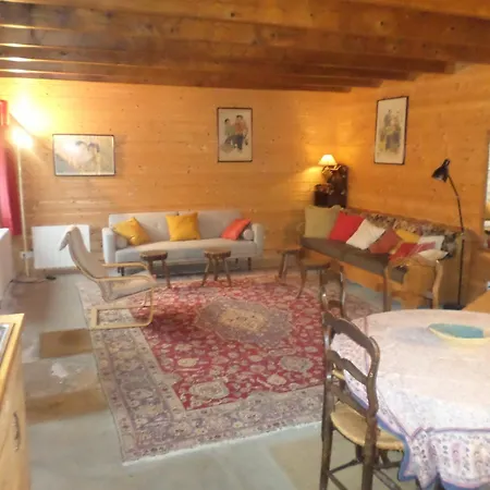 Four A Pain Montclard